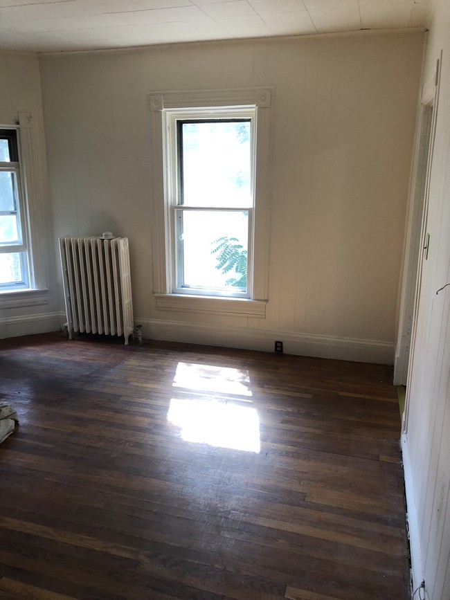 Building Photo - 44 Cortland St Unit 2 Rental