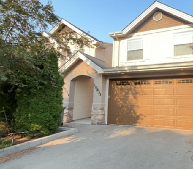 Photo - 3/2.5 in Boise-2 Car Garage, Fireplace, Vaulted Ceilings, Landscaping Included.