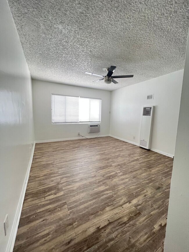 Eden Roc Apartments