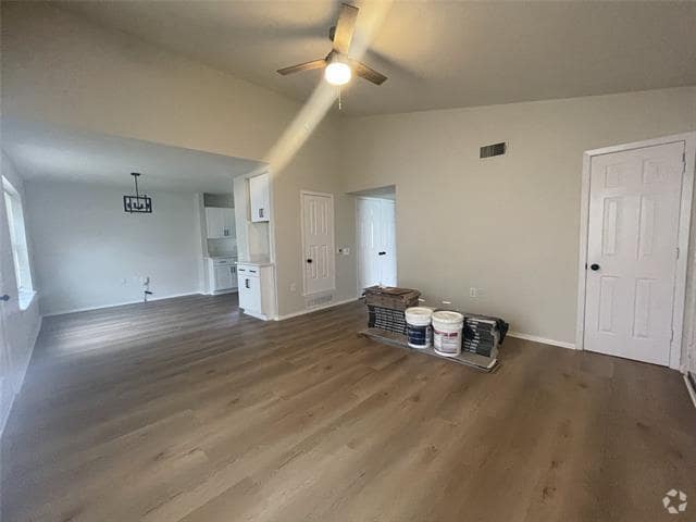 Building Photo - 441 N Cowan Ave Rental