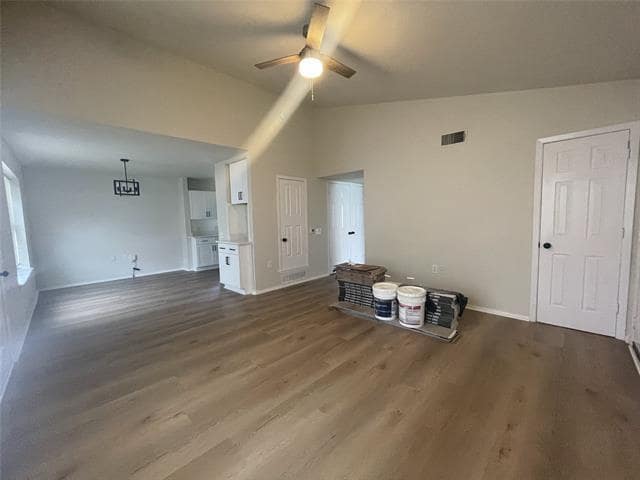 Building Photo - 441 N Cowan Ave Rental