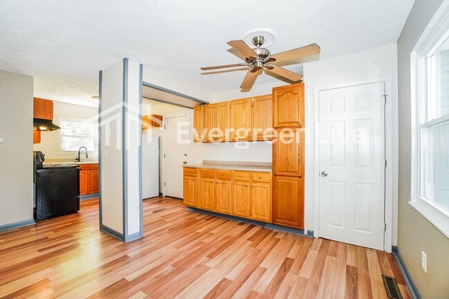 Photo - 3327 Everson Rd W