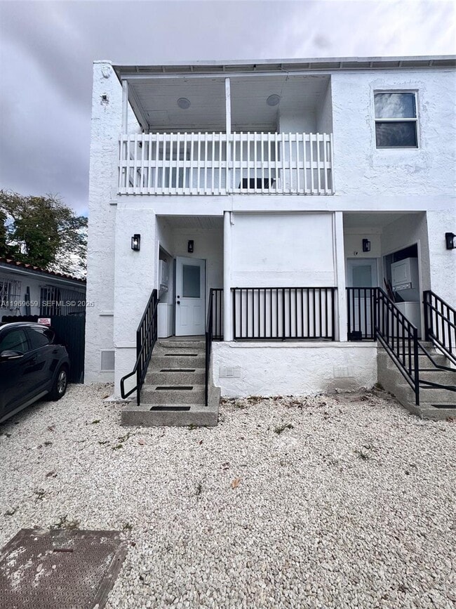 Photo - 4028 SW 11th St Unit 4B