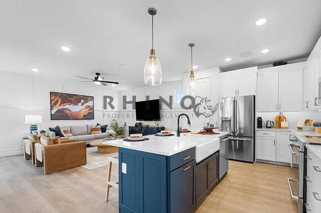 Photo - 863 Halvorsen Pkwy