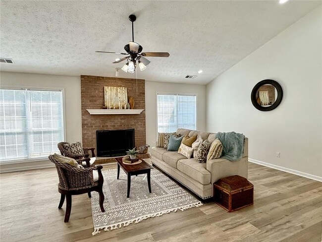 Photo - 3267 Summit Glen Dr