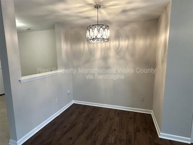 Photo - 2920 Barrymore St