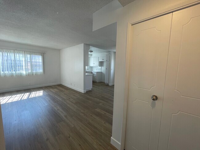 Photo - 623 S Grevillea Ave Unidad 4