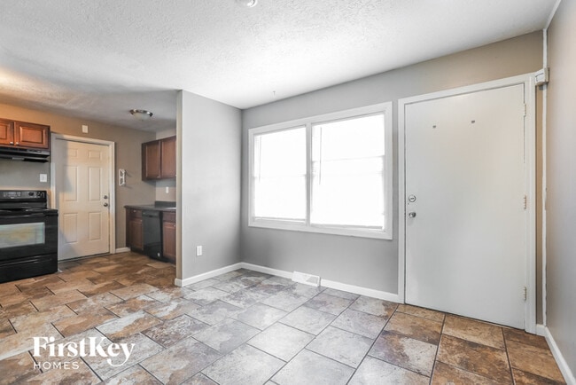 Photo - 1302 SW Peggy Cir