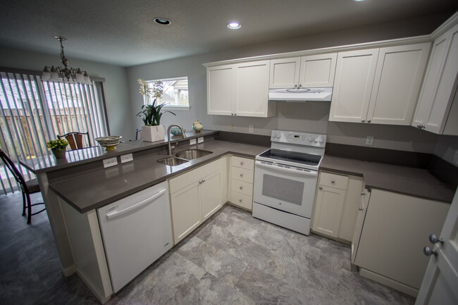 Photo - 16832 NW Oak Creek Dr