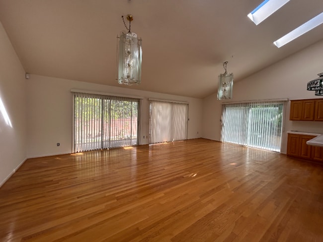 Photo - 3305 Jurich Pl