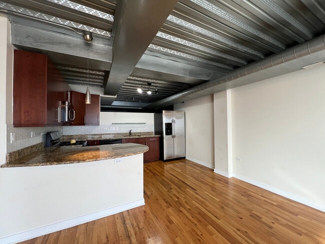 Photo - 1910 S Indiana Ave Unit 518