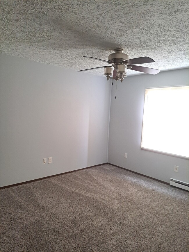 Photo - 2037 Calumet Ave