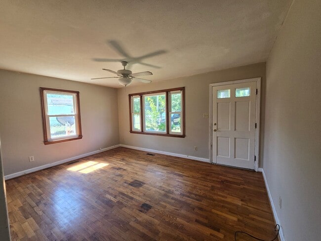 Photo - 5206 Shagbark Rd