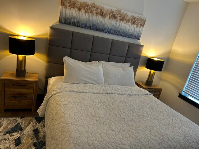 Photo - 539 W Trade St Unidad ID1344164P