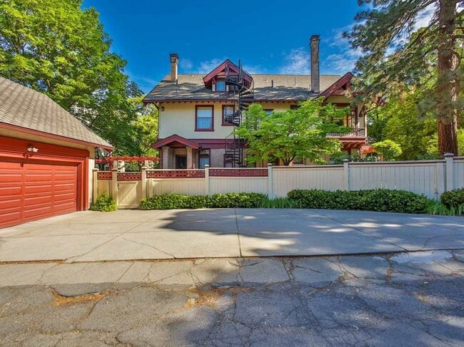 Photo - 1405 W 9th Ave Unit Furnished  C