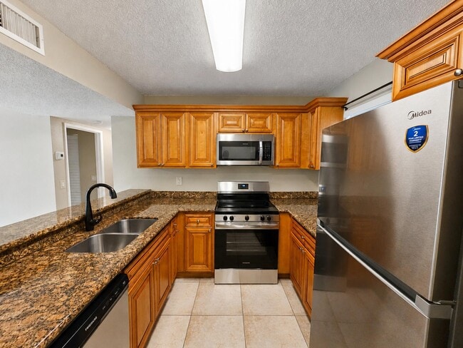 Building Photo - 1461 Windorah Way Unit C