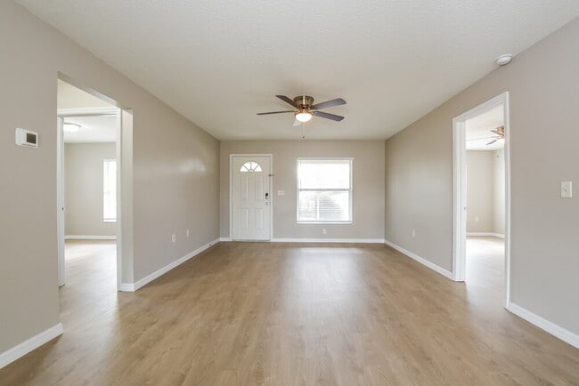 Photo - 315 Windridge Pl