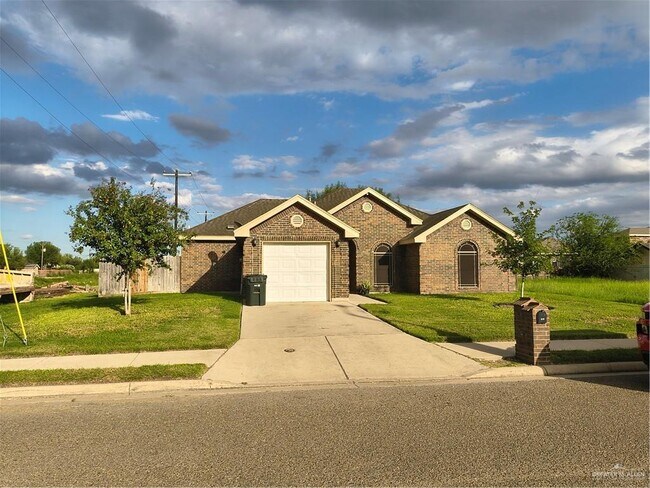 Building Photo - 215 S Moorefield Rd Rental