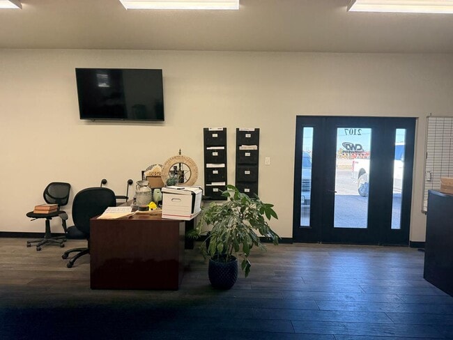 Building Photo - 2107 W 83rd St