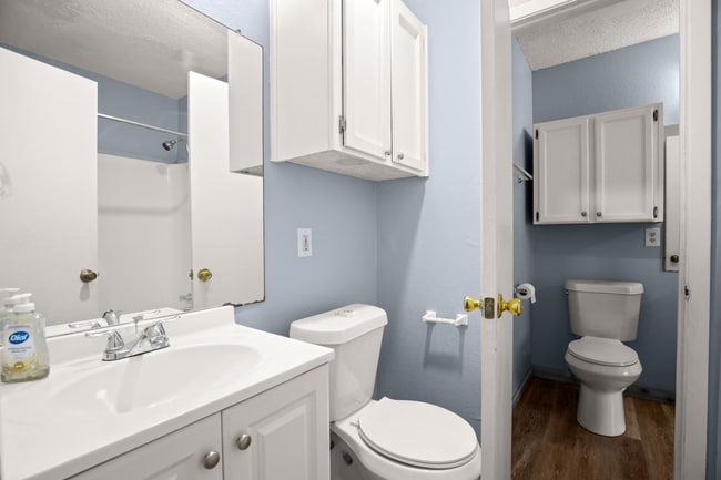 Photo - 5402 Brompton Cir
