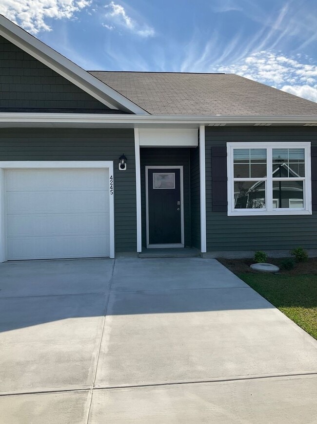 Photo - Welcome to this stunning townhouse in Leland, NC!