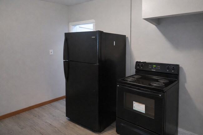 Photo - 1064 Woodview Rd