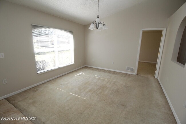 Photo - 1725 Holbrook Rd NW