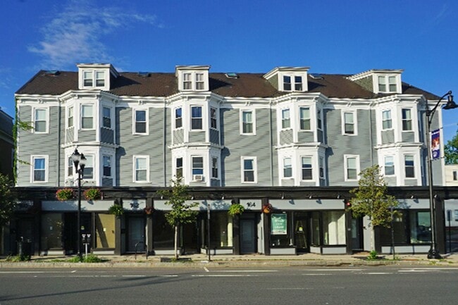 Building Photo - 164 Broodway