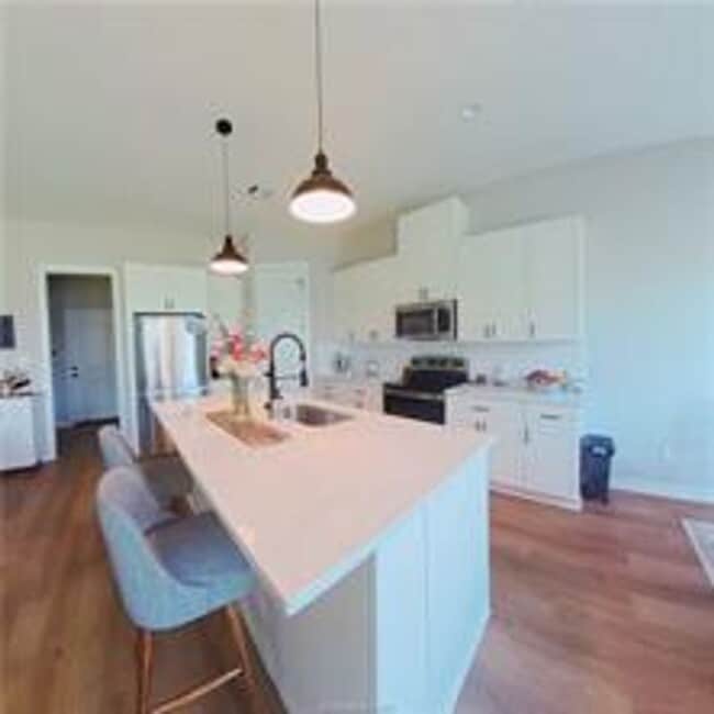 Photo - Beautiful 3/2 Built in 2025