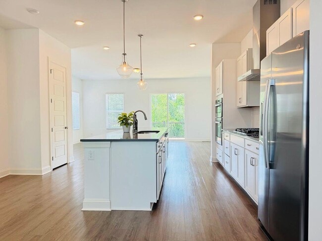 Photo - 4 Bedroom Townhome 2 Car garage - Wake Forest