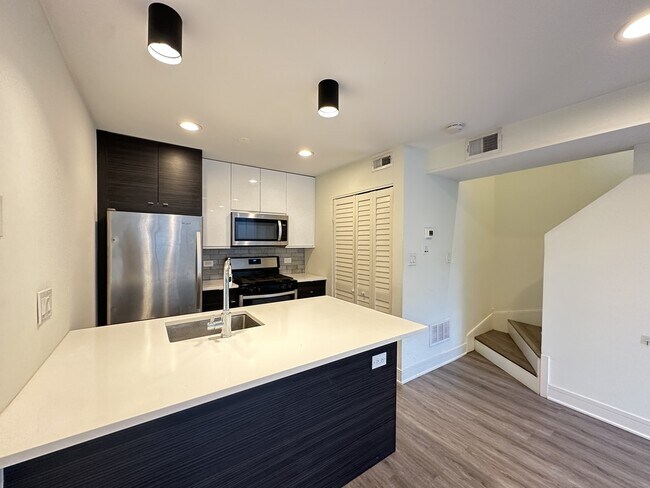 Photo - 853 W Grace St Unit 101A