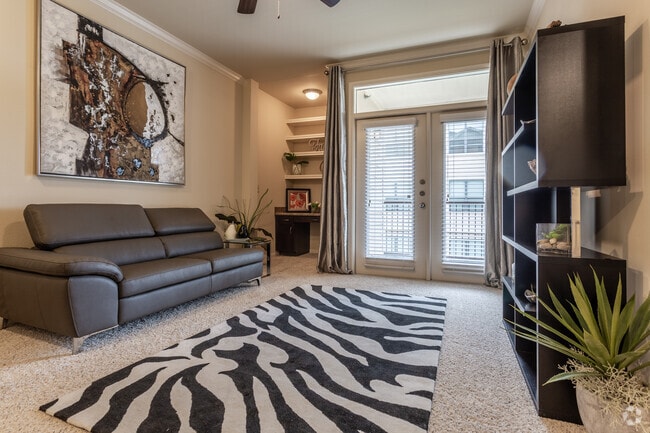 1 Br, Living Room