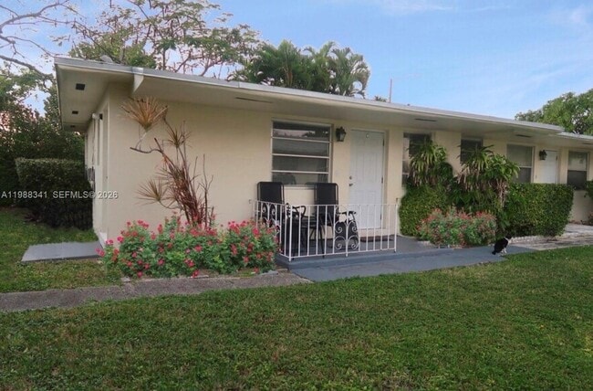 Building Photo - 2120 NE 168th St Unit C