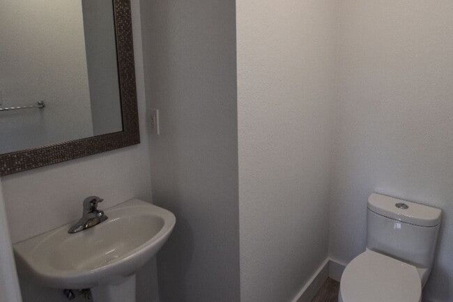 Photo - 324 NE 3rd St Unidad D