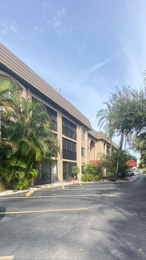 Photo - Beautiful Condo Fully Remodeled!! Close to Beaches! West of the Trail!! Unidad 210