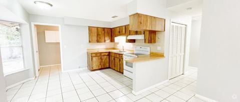 Building Photo - 8714 N Otis Ave Rental