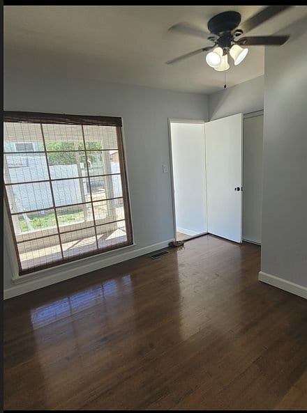 Photo - 5842 Newlin Ave