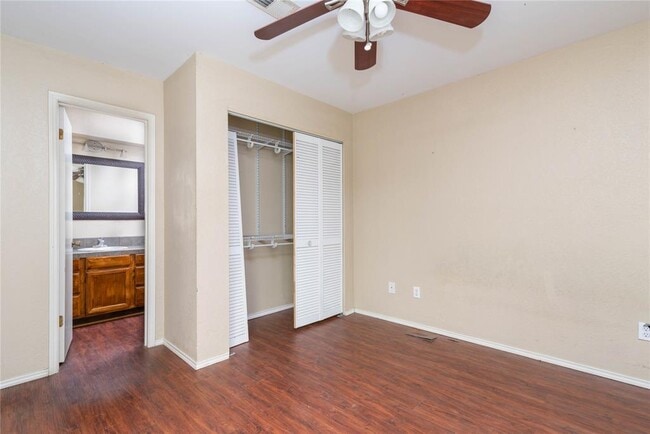 Photo - 310 Pat Garrison St Unit 1