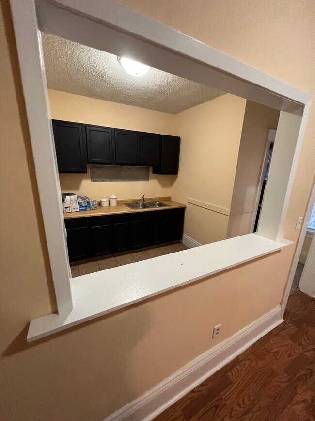 Photo - 1571 Sherburne Ave