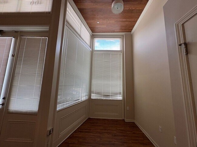 Photo - 466 Poplar St Unit 1