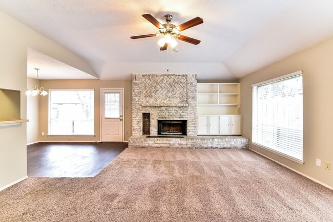 Photo - 4606 Lost Lake Ln