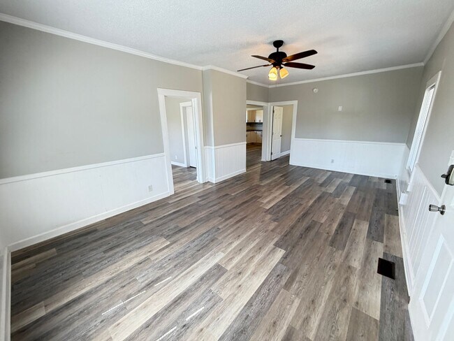 Photo - 3bed/2ba House off Hwy 3 near Downtown Kannapolis renovated in 2018