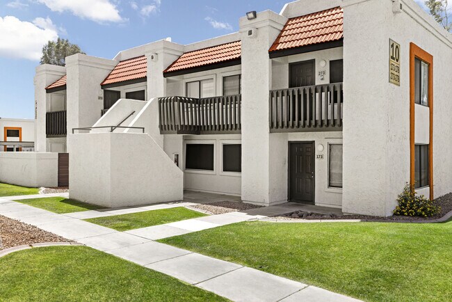 Photo - Solei on West Thomas