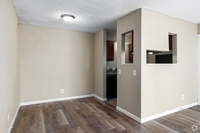 1BR, 1BA - 740 - Dining Room