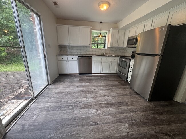 542 Leesville Rd