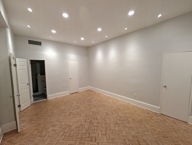 Bedroom - 1851 Columbia Rd NW Unit 102