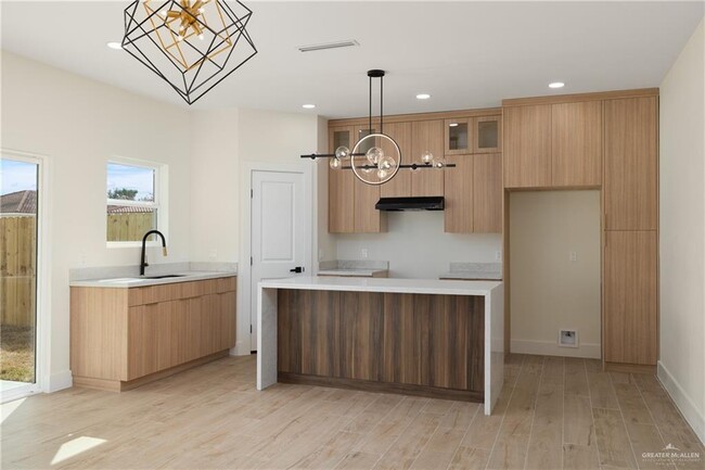 Photo - 19 S K Center St