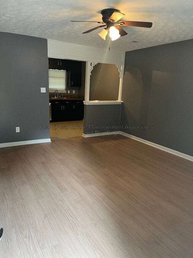 Building Photo - 121 Hill Pine Trail Unit A