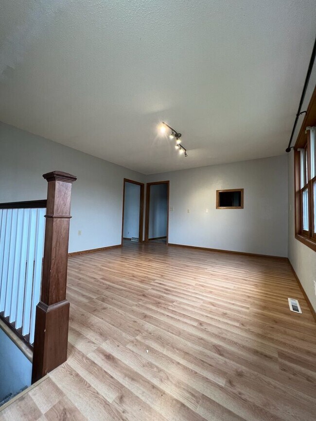 Large Single Family Home on the Southside Rental For Rent in La Crosse