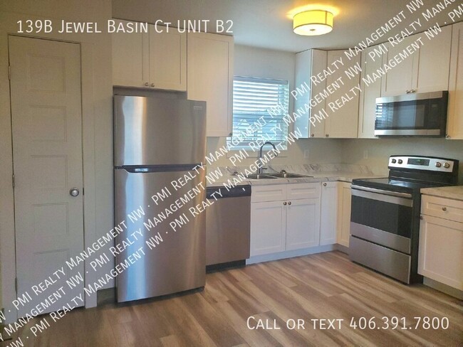 Newer main floor 2 bedroom, 2 bathroom - Newer main floor 2 bedroom, 2 bathroom Apartamento Unidad B2